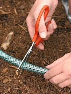 Snip-n-Drip Soaker Hose System 16 Snip-n-Drip Soaker Hose System -The Garden Shed Store GS40205 02 tif
